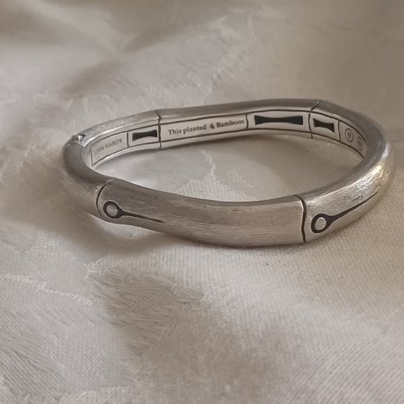 John Hardy Bamboo Brushed Sterling Silver Curved Hinged Bangle, Size Small - Picture 3 of 11